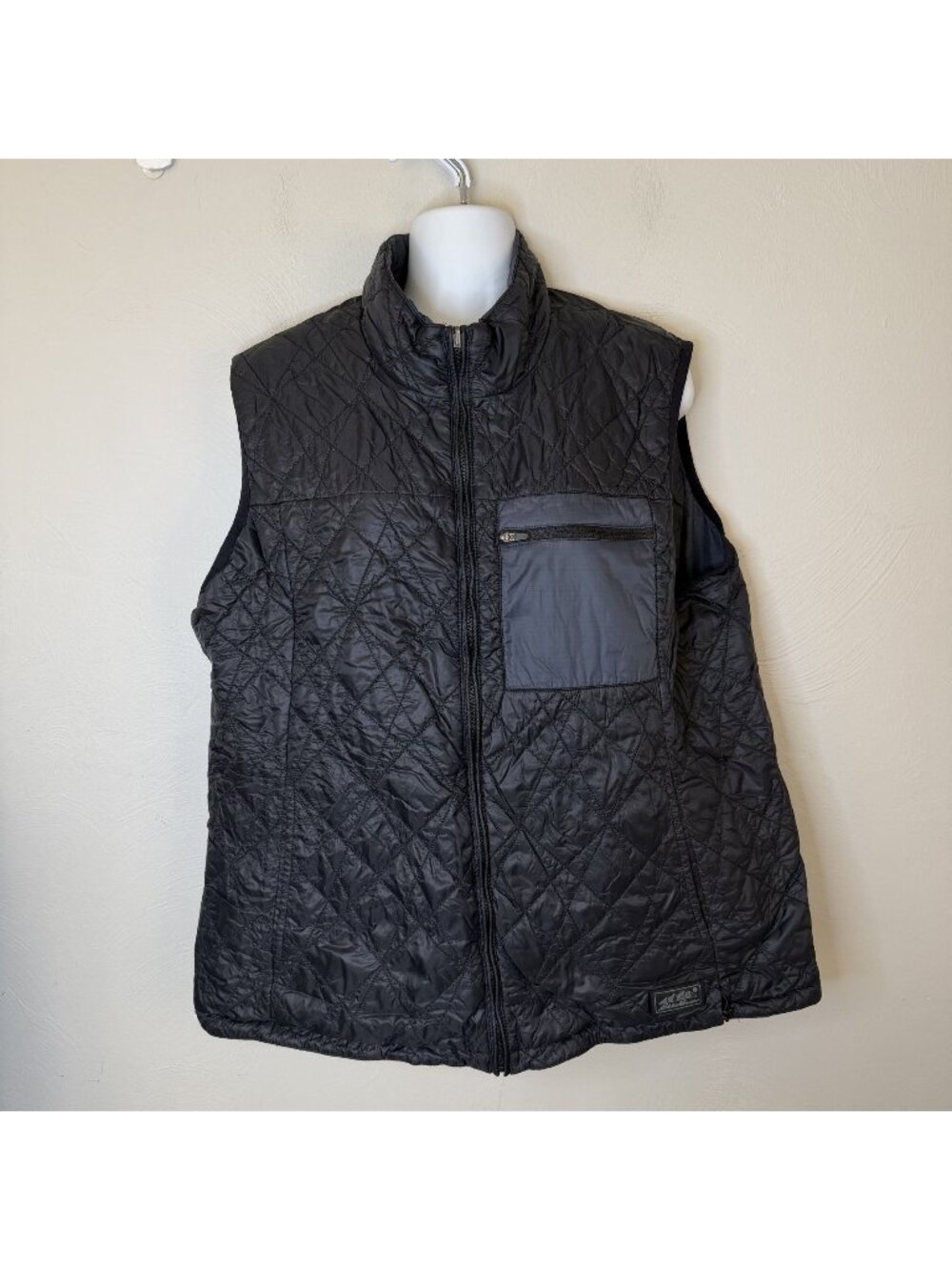 Eddie Bauer Quilted Vest Reversible Black Blue XL First Ascent Pockets Full zip